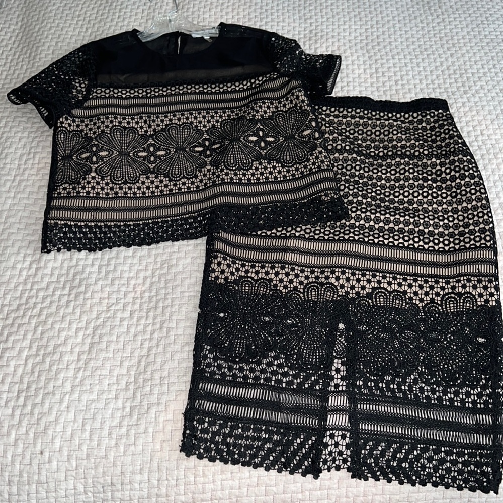 Jenn. Brand top and skirt size S. Black and nude